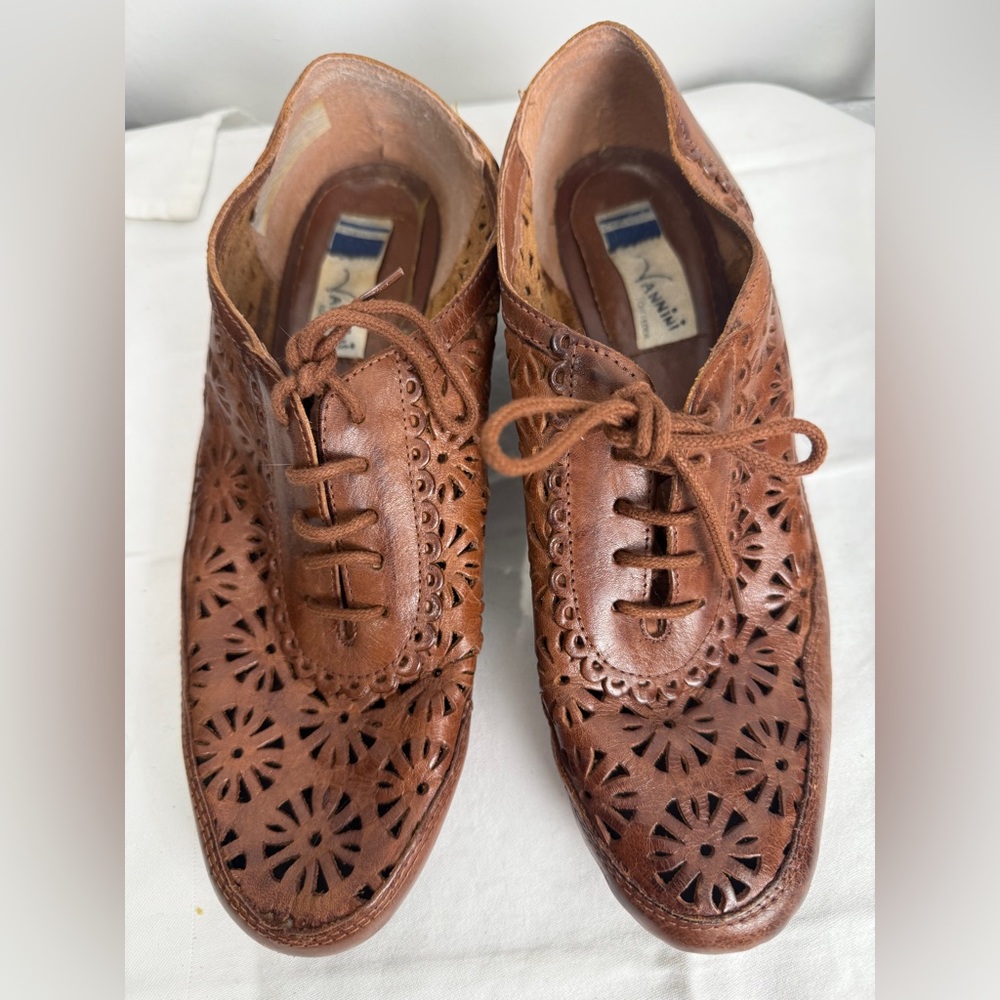 Vintage‎ Elegant Brown Leather Cut-Out Oxfords